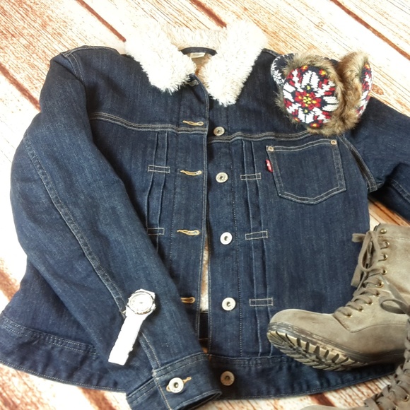 Levi's Jackets & Blazers - Levi's Sherpa Fur Lined Jean Jacket, Size L NWOT